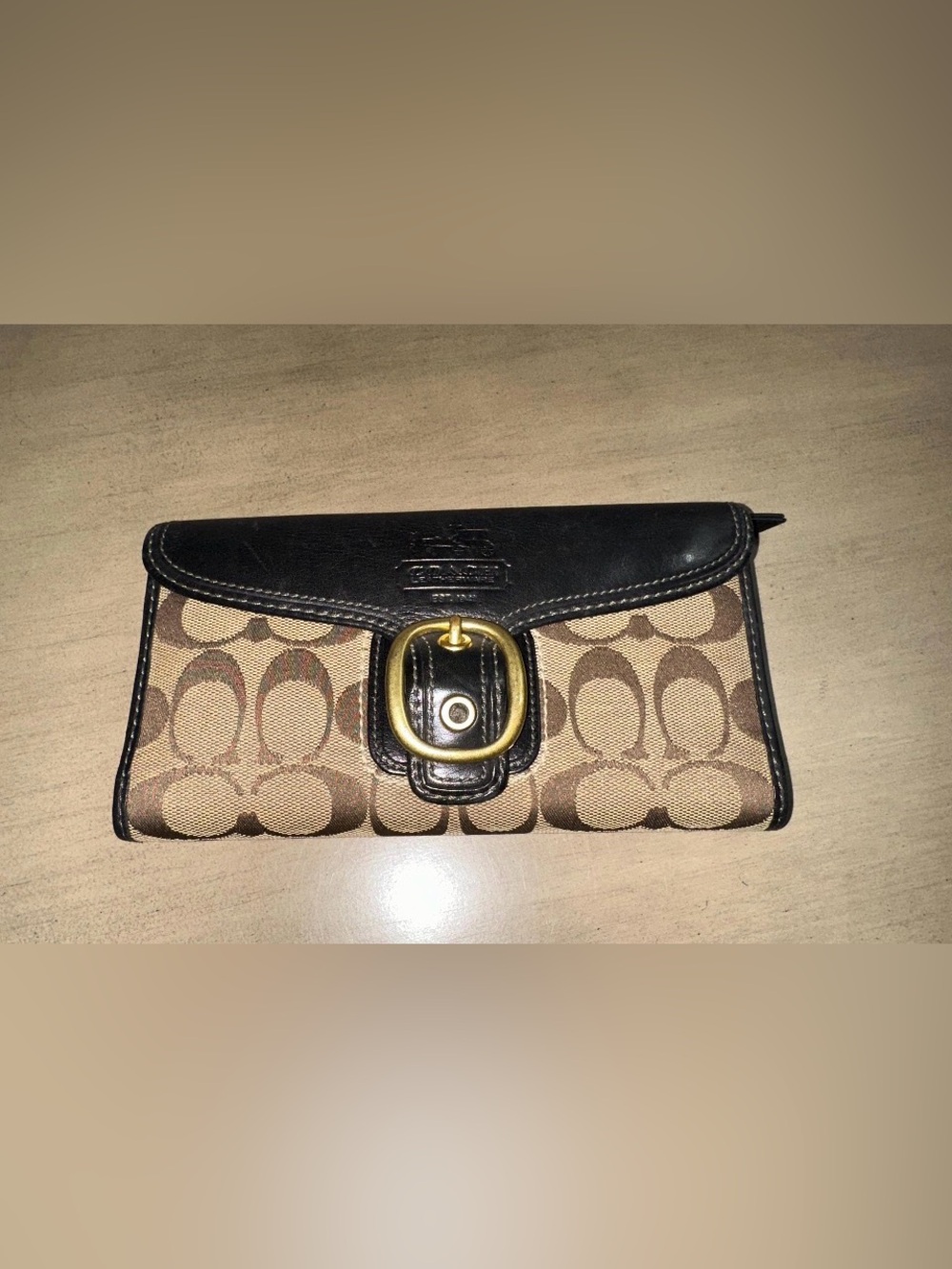 Coach emblem Vintage Bleecker black Signature Buckle wallet w Authenticity Cert